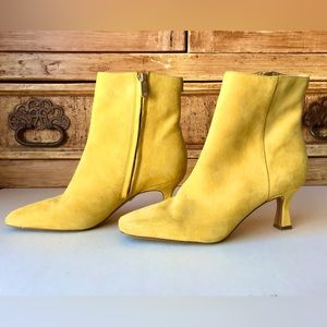 Sam Edelman Lizzo Mustard Kitten Heel Suede Ankle Bootie Size 7.5 M / 37.5